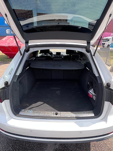 Audi A4 7 of 12