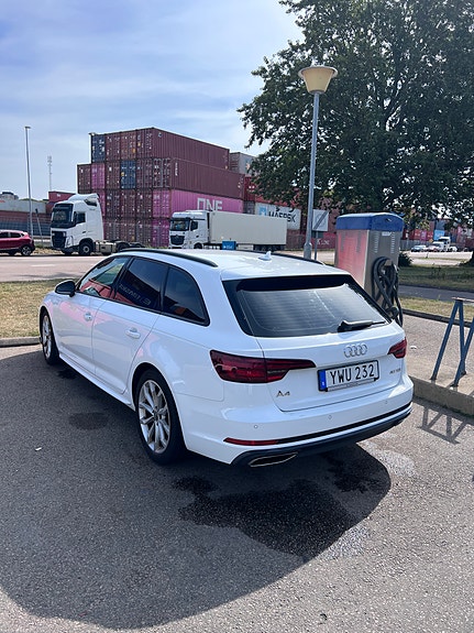 Audi A4 3 of 12