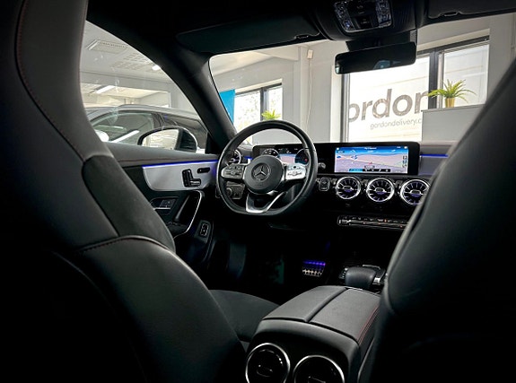 Mercedes-Benz CLA200 8 of 14