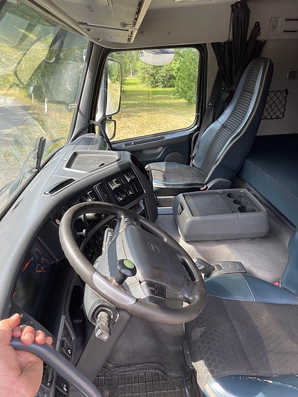 Volvo 12 of 17