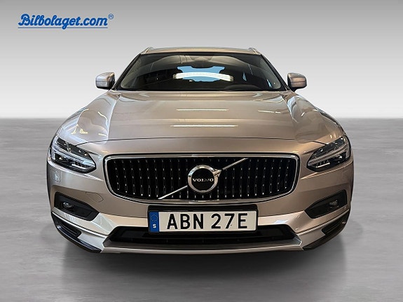 Volvo V90 Cross Country 2 of 19