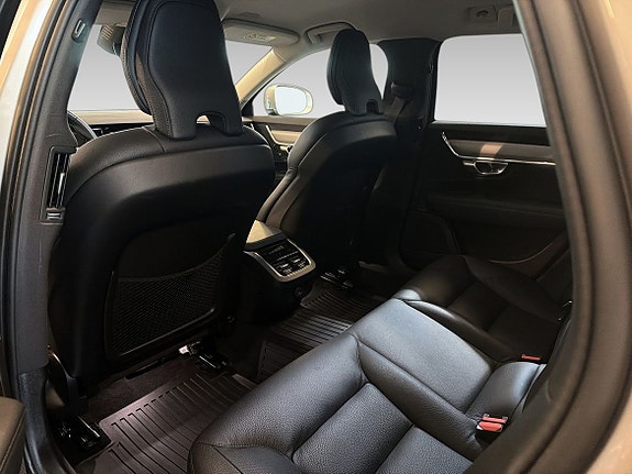 Volvo V90 Cross Country 12 of 19