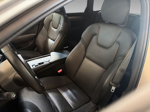 Volvo V90 Cross Country 9 of 19