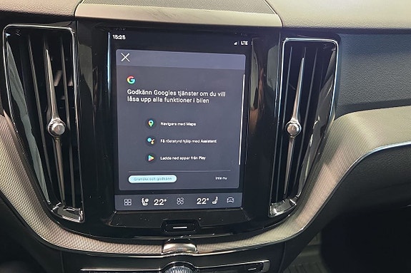 Volvo XC60 15 of 22