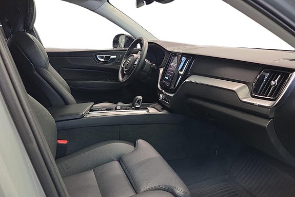 Volvo XC60 10 of 22