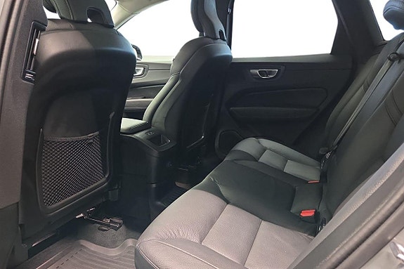 Volvo XC60 18 of 22