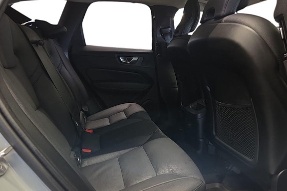 Volvo XC60 17 of 22