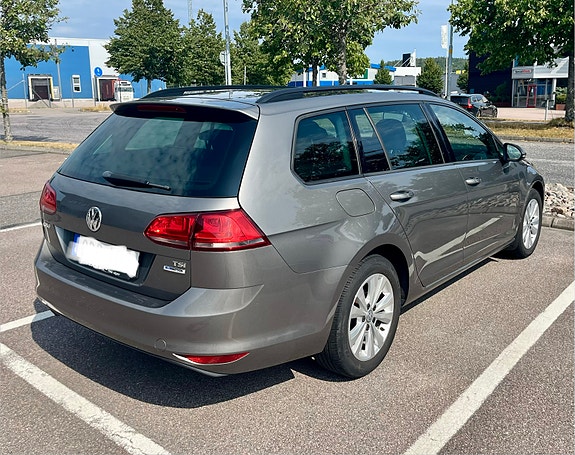 Volkswagen Golf VII 3 of 10