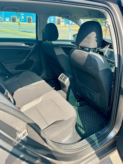 Volkswagen Golf VII 7 of 10