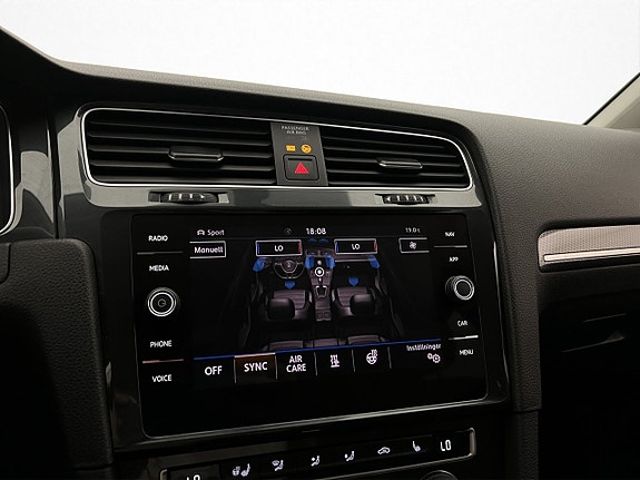 Volkswagen Golf Alltrack 21 of 30