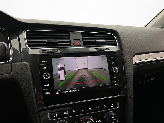 Volkswagen Golf Alltrack 24 of 30