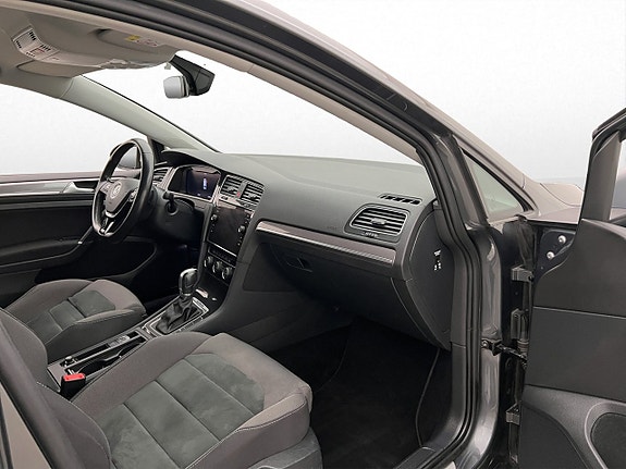 Volkswagen Golf Alltrack 15 of 30
