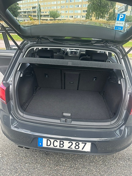 Volkswagen Golf VII 9 of 12