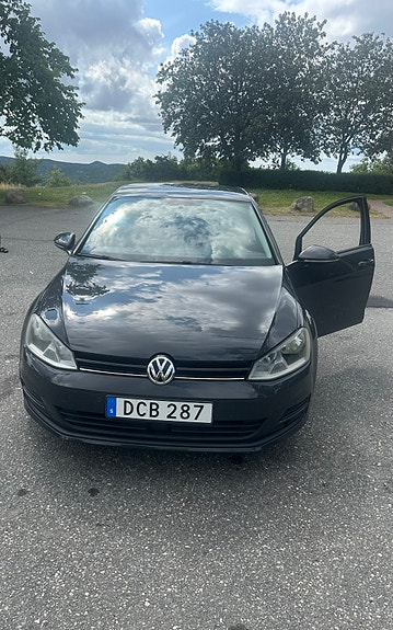 Volkswagen Golf VII 2 of 12