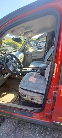 Jeep Cherokee 9 of 14