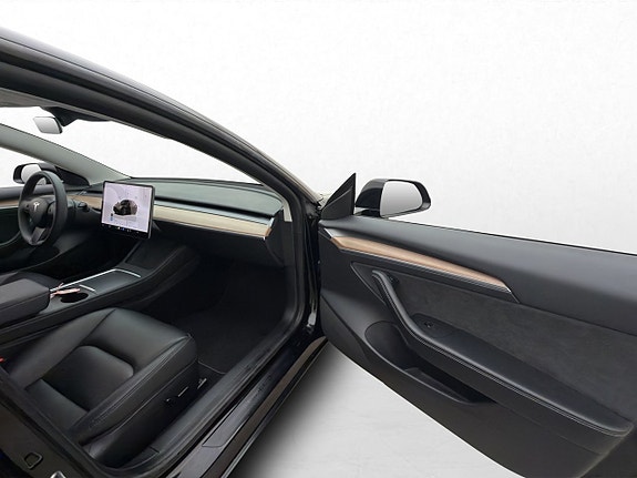 Tesla Model 3 16 of 30