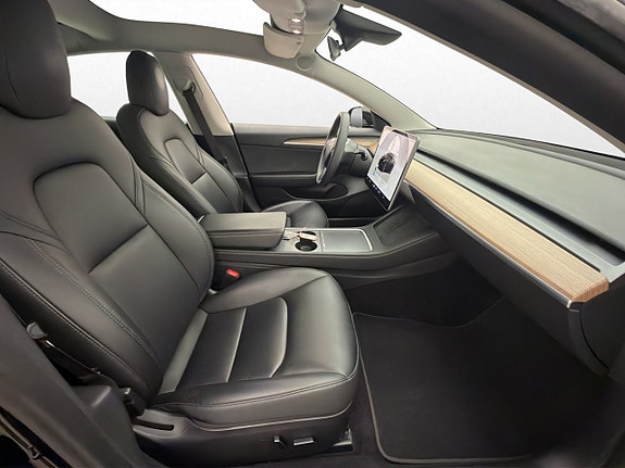Tesla Model 3 15 of 30