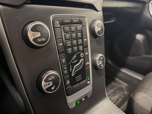 Volvo V40 17 of 25