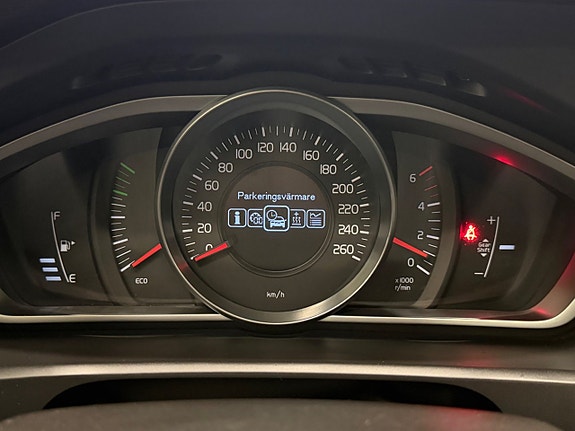 Volvo V40 19 of 25