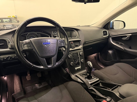 Volvo V40 14 of 25