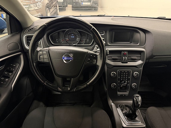 Volvo V40 16 of 25
