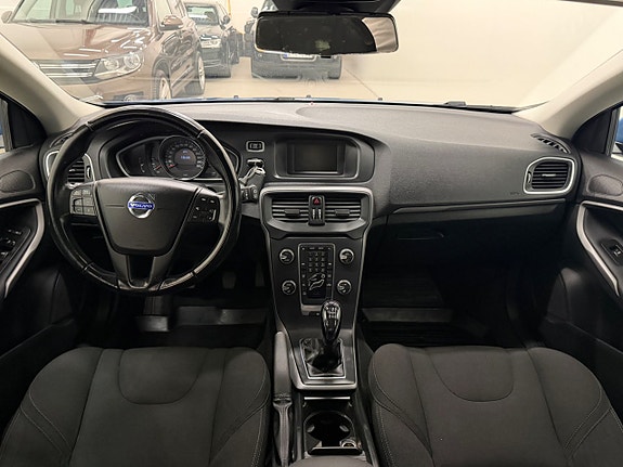 Volvo V40 15 of 25