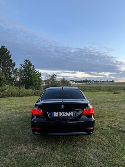BMW 523i 4 of 10