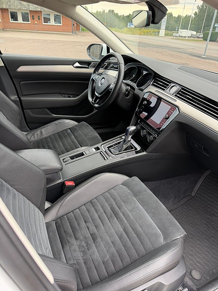 Volkswagen Passat 21 of 23