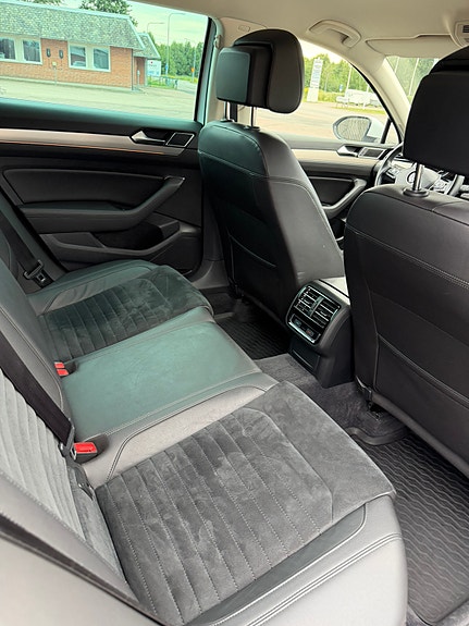 Volkswagen Passat 20 of 23