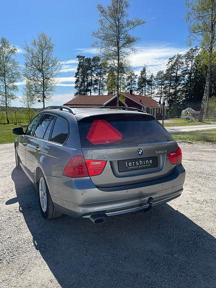 BMW 320d 3 of 7