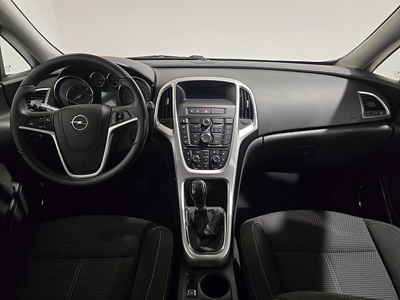 Opel Astra 12 of 15