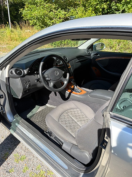 Mercedes-Benz CLK240 8 of 8