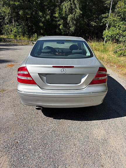Mercedes-Benz CLK240 2 of 8