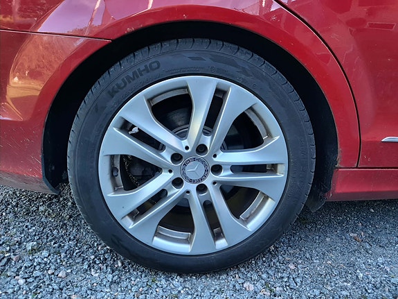 Mercedes-Benz C220 3 of 16