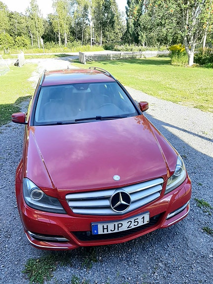 Mercedes-Benz C220 2 of 16