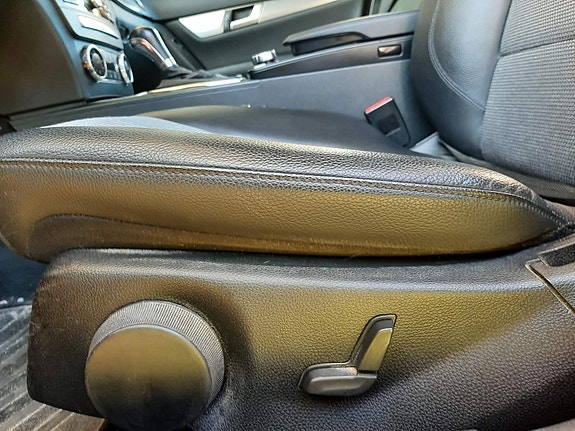 Mercedes-Benz C220 15 of 16