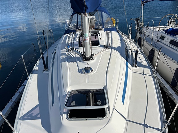 Bavaria 32 från 2002 med grunda kölen, i gott skick och med många uppgraderingar 5 of 13