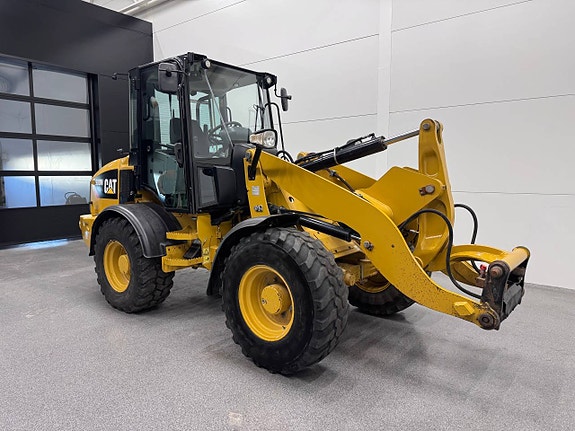 Cat 908M 2 of 6