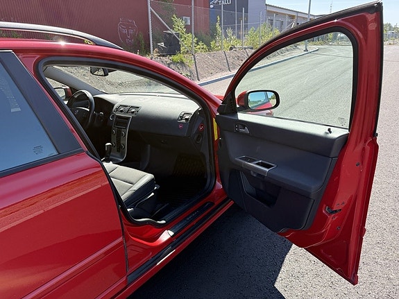 Volvo V50 15 of 27