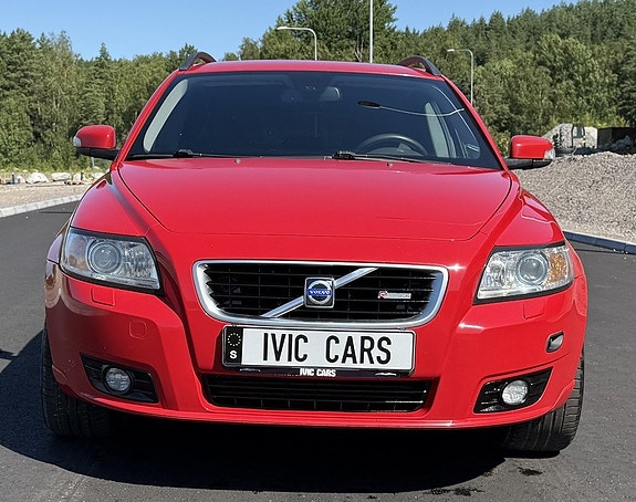 Volvo V50 2 of 27
