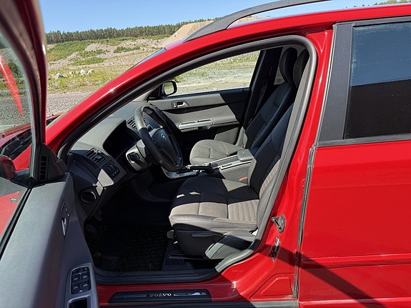 Volvo V50 10 of 27