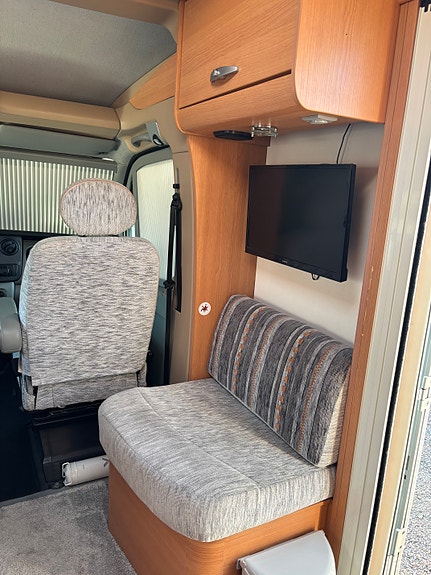 Knaus TI650 10 of 17
