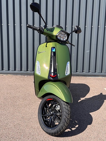 Vespa Sprint S 50 2 of 4