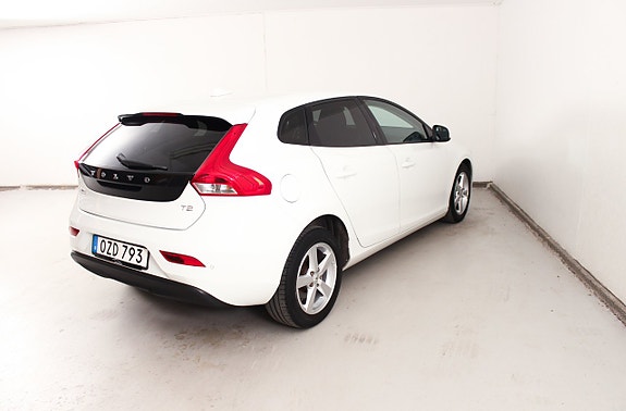 Volvo V40 12 of 22