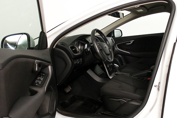 Volvo V40 14 of 22