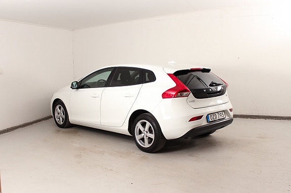 Volvo V40 6 of 22