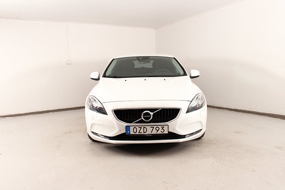Volvo V40 5 of 22