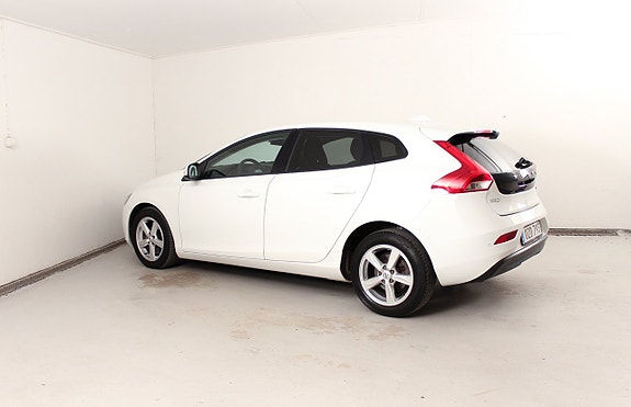 Volvo V40 7 of 22
