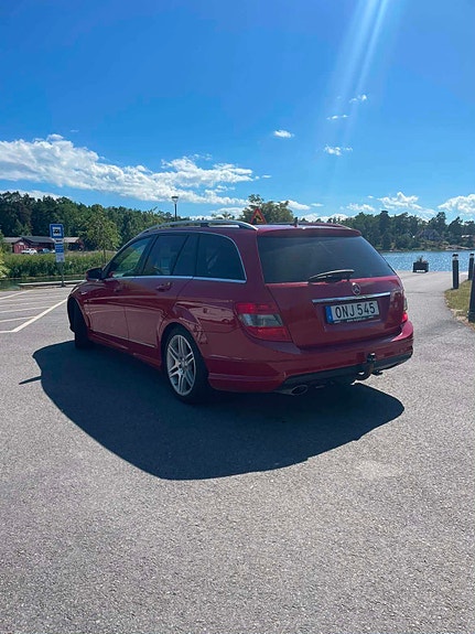 Mercedes-Benz C220 4 of 7