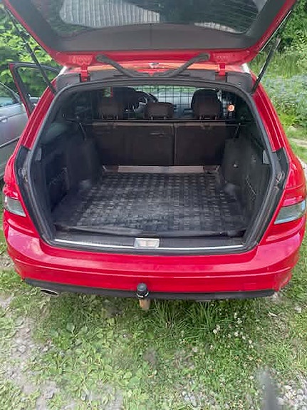 Mercedes-Benz C220 5 of 7